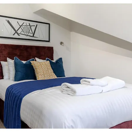 Cozy And Stylish 2 Bedroom Flat In Greater London